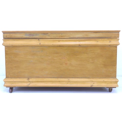 256 - A pine blanket chest, with metal carry handles to the sides, interior painted green, with lift out s... 