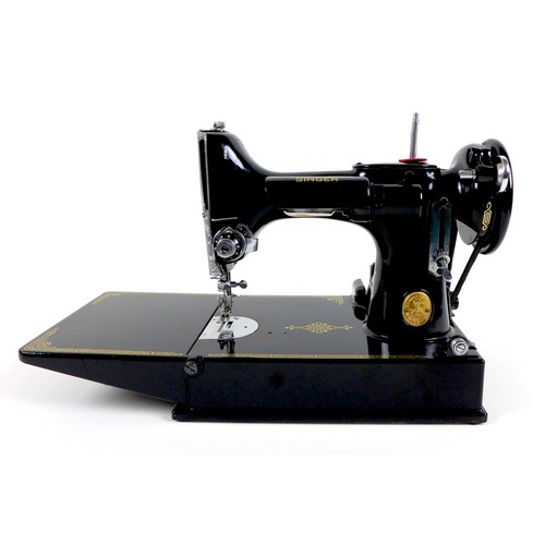 124 - A vintage Singer Featherweight 221K1 portable electric sewing machine, Rotary Hook Reverse Feed, ser... 