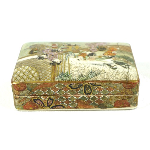 1 - A fine Japanese Satsuma pottery kogo incense box and cover by Kinkozan, Meiji period, of rectangular... 