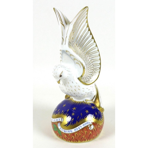 47 - A Royal Crown Derby paperweight, modelled as 'Spirit of Peace' Dove, limited edition 111/150 exclusi... 