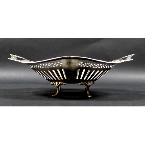 60 - An Edward VII twin handled silver bowl, pierced wheel and column detailing to body, applied scrollin... 