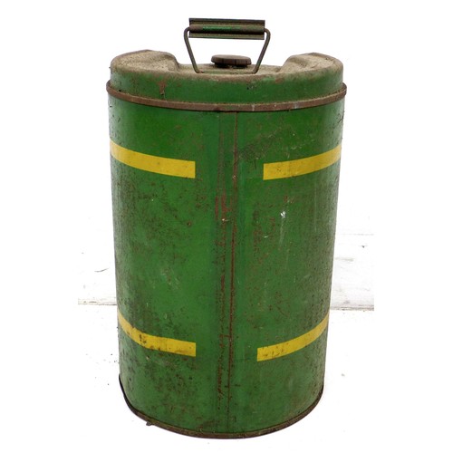 257 - A vintage 'BP Energol Gear Oil' metal can, 'EP. SAE 90 (Hypoid)', with single handle to its top and ... 