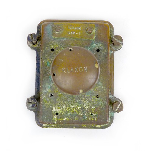 143 - A WWII submarine Klaxon button from HMS Trump, bearing plaque 'Klaxon C4D-3' and also with 'KLAXON' ... 