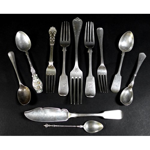 41 - A collection of Victorian and later silver flatware, including fiddle pattern dessert forks, William... 