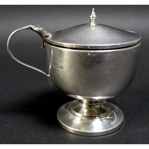 84 - Thirteen Victorian and later silver salts and mustard pots, including a six cauldron style salts, th... 