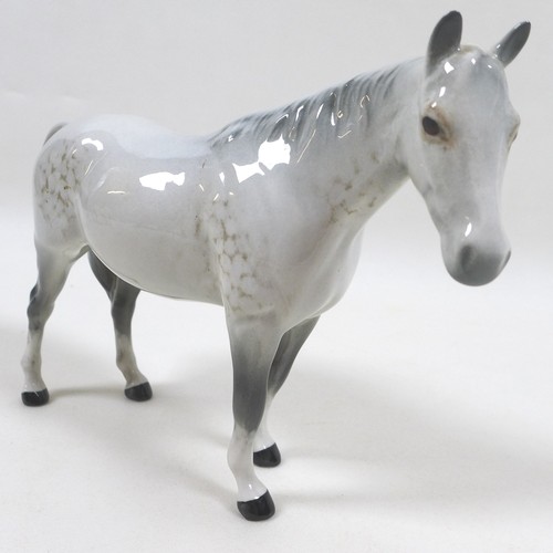 101 - A group of four grey Beswick horses, including 'Foal (Grazing), Second Version, model 946, grey - gl... 