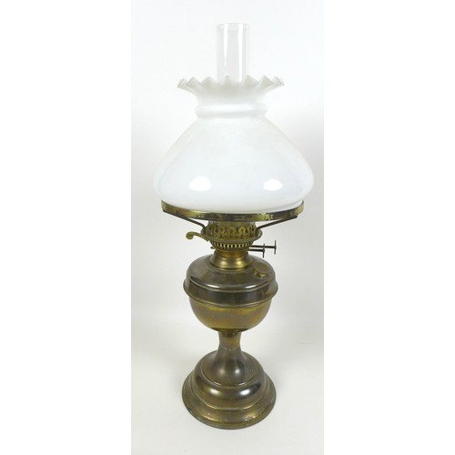 91 - A group of mixed collectables, including a Duplex brass oil lamp, a set of six Webb Continental, Lea... 