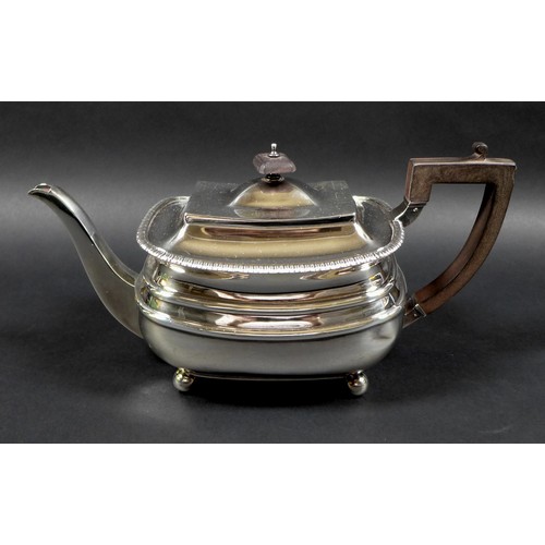 45 - An Edward VII silver teapot, of London shape with decorative gadrooned upper rim, hinged cover with ... 