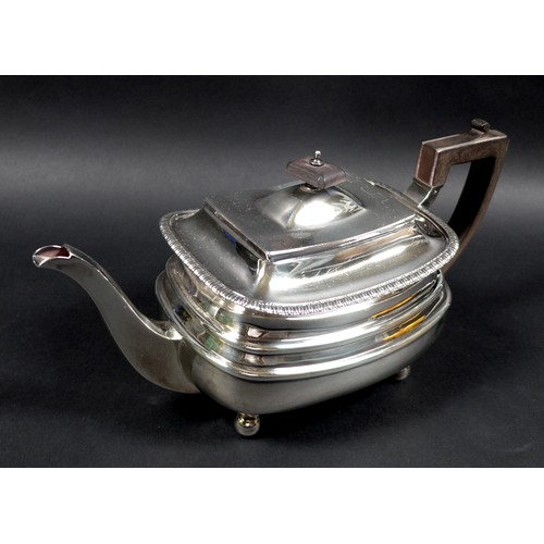 45 - An Edward VII silver teapot, of London shape with decorative gadrooned upper rim, hinged cover with ... 