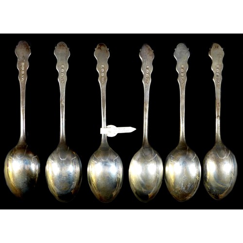 1 - A set of six silver tea spoons, Birmingham, 1958, Turner and Simpson Ltd, 11.5cm, total silver weigh... 
