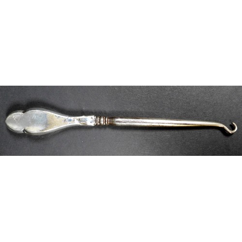 5 - A small group of silver items, comprising a cased set of six bright cut teaspoons, a set of Georgian... 