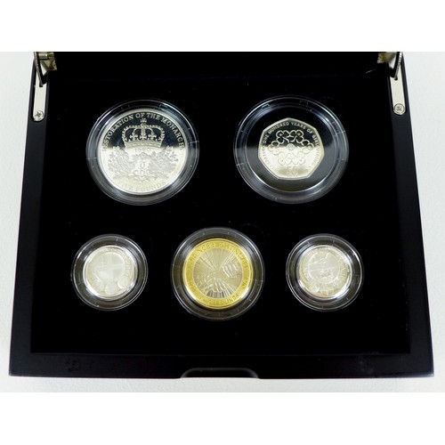 142 - An Elizabeth II Royal Mint commemorative silver proof five coin set, 'the UK Silver Celebration Set ... 