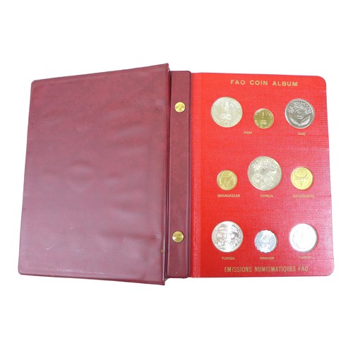 137 - A small collection of modern UK and World coins, including Coloured Portrait Collection, 41 coin set... 