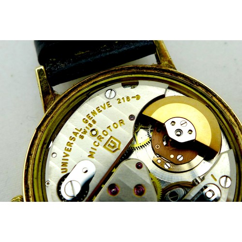 79 - A Universal Geneve Automatic 9ct gold cased gentleman's wristwatch, circa 1970s, the circular silver... 