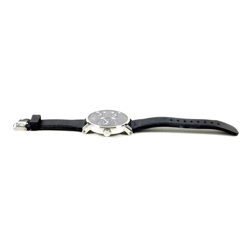 94 - A Glycine Airman stainless steel cased gentleman's wristwatch, ref. 3841, the circular black dial in... 