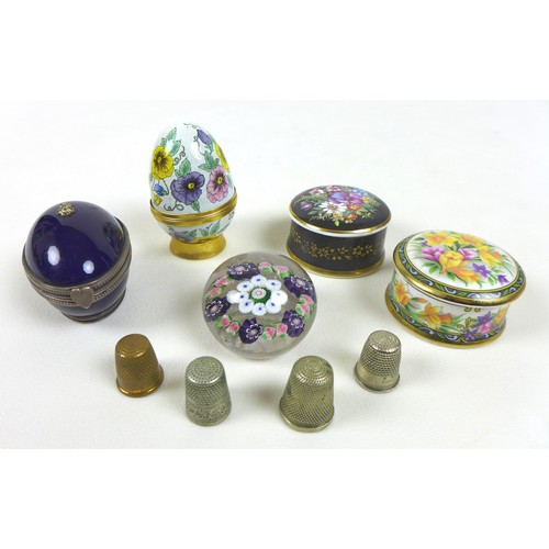 29 - A group of small ornaments, comprising a small paperweight, 4.7 by 3.5cm, a Dubarry Limoges egg shap... 