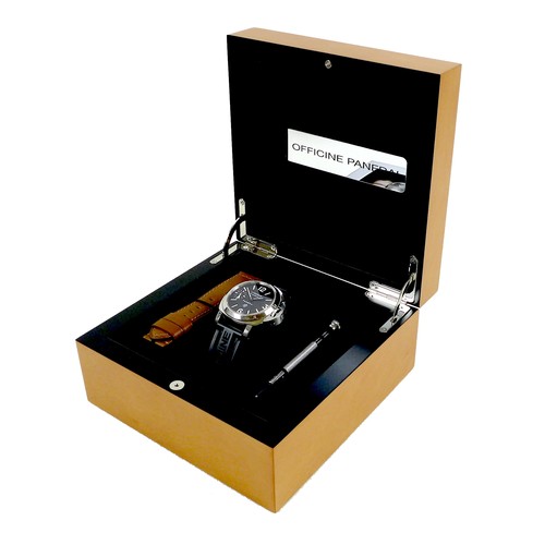 83 - An Officine Panerai Luminor Marina Logo stainless steel cased gentleman's wristwatch, model PAM00005... 