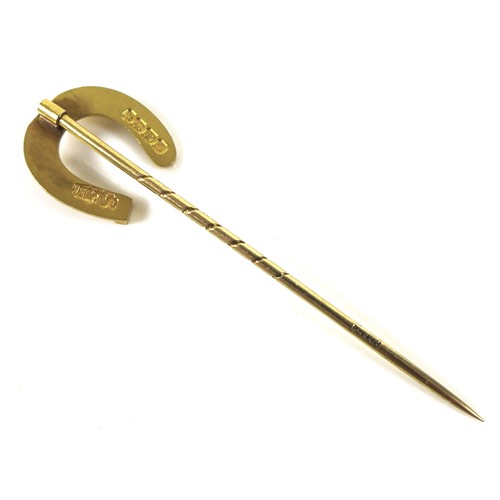 91 - A Victorian 18ct gold horseshoe stickpin made by John Price Hunt, Birmingham, possibly 1887, 1.8g, 5... 