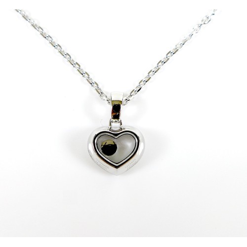 184 - A Chopard 18ct white gold necklace with heart shaped happy diamond pendant, single diamond 0.05ct, c... 