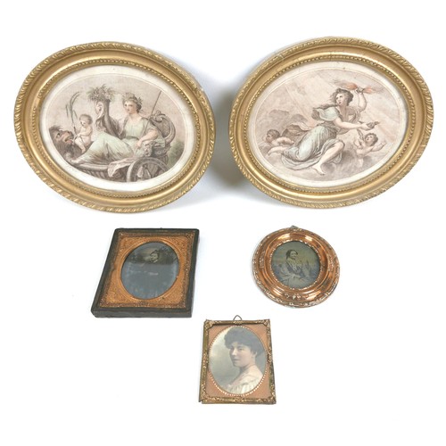 112 - A pair of small 18th century Italian oval copper ground etchings, by Giovanni Battista Cipriani, wit... 