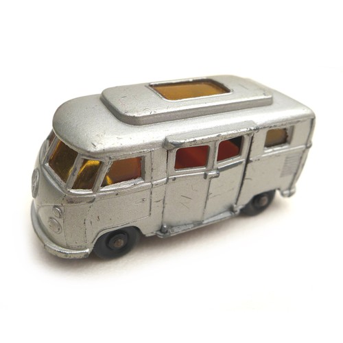 67 - A collection of unboxed die-cast vintage style model cars, including Matchbox and Days Gone by, 37 i... 