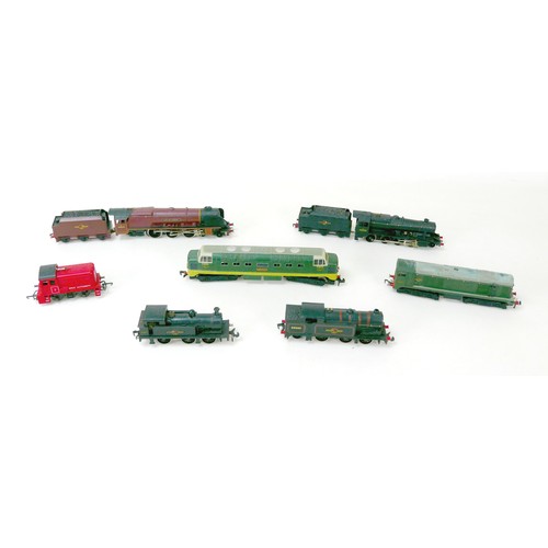 72 - A collection of Hornby Dublo locos and model railway accessories, including locos, rolling stock, ca... 