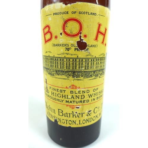 77 - Three bottles of vintage whisky, comprising a John Barker & Co Ltd 'Barker's Old Highland' Finest Bl... 