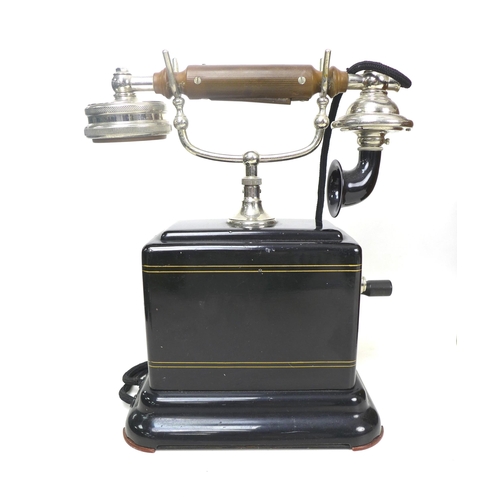 102 - A group of collectables, comprising a vintage wind up telephone with bakelite handle, 30cm high, an ... 