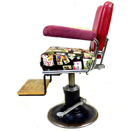 208 - A retro mid to late 20th century 'Le Reine' style Barber chair, with swivel base, but tilt function ... 