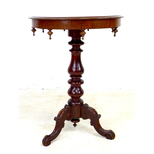 259 - A group of four pieces of furniture, comprising a Victorian mahogany tilt top occasional table, with... 