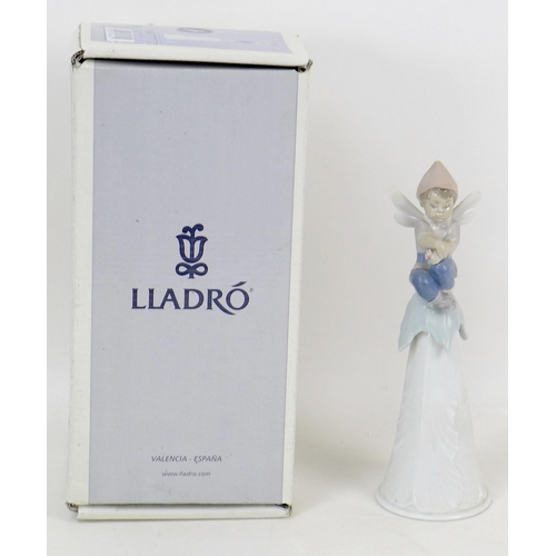 37 - A group of Lladro porcelain figures, comprising 'Puppet Show', 5736, 15cm high, boxed, 'Thinker Litt... 