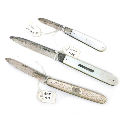 80 - A group of collectables including seven Georgian and later silver penknives with mother of pearl han... 