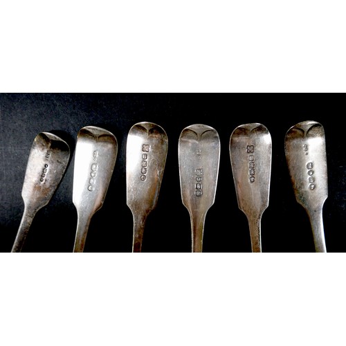 31 - A group of Georgian and later tablespoons, comprising five fiddle pattern with engraved terminals, 2... 