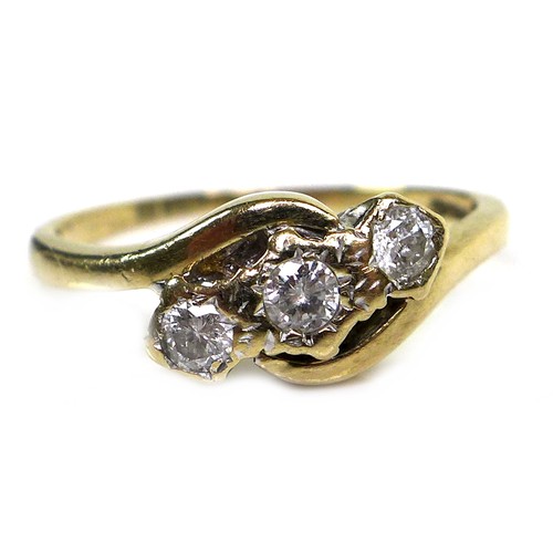 277 - An 18ct gold and diamond three stone ring, each round cut diamond of approximately 3.5mm, 0.17ct, si... 