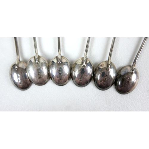 5A - A collection of Edwardian silver tea and coffee spoons, comprising nine Old English pattern tea spoo... 