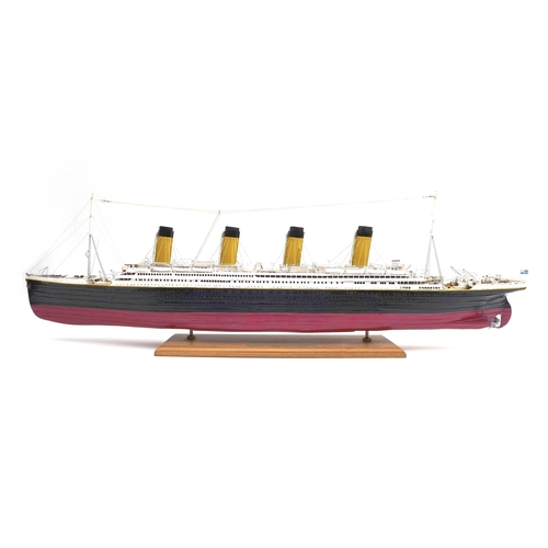 146 - A modern scale model of the 'Titanic', hand built and painted, via subscription circa 2010-15, on a ... 