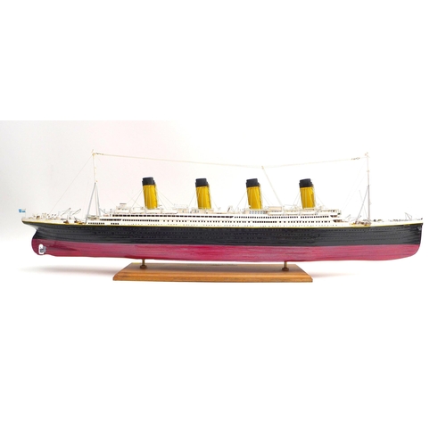 146 - A modern scale model of the 'Titanic', hand built and painted, via subscription circa 2010-15, on a ... 