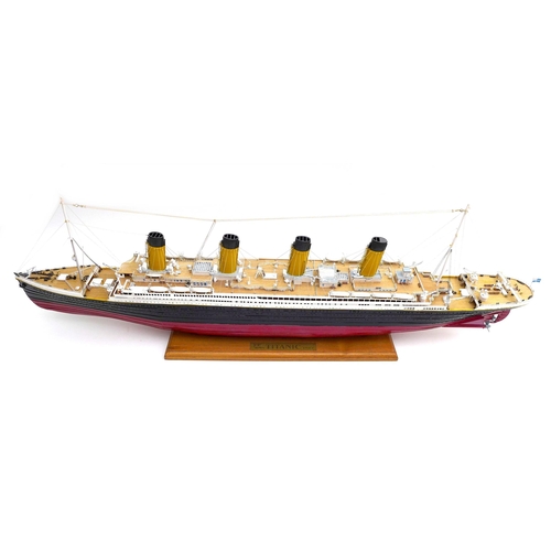 146 - A modern scale model of the 'Titanic', hand built and painted, via subscription circa 2010-15, on a ... 