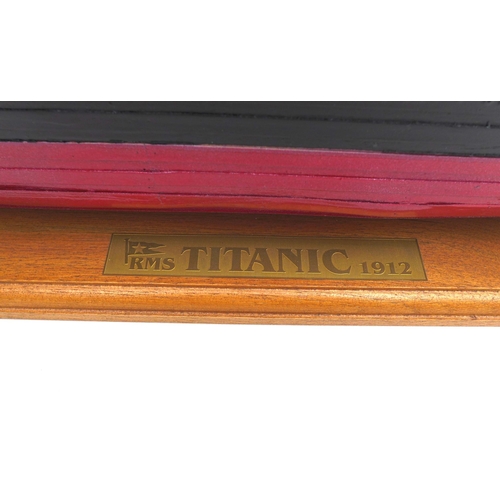 146 - A modern scale model of the 'Titanic', hand built and painted, via subscription circa 2010-15, on a ... 