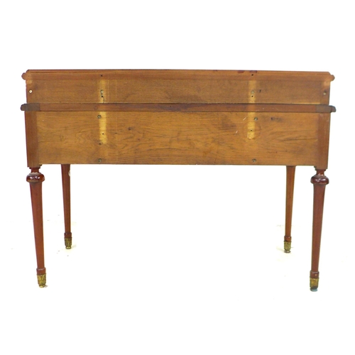 257 - A French early to mid 20th century mahogany veneered writing desk, with green leather writing surfac... 