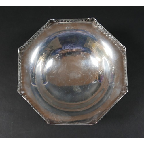 20 - A silver pedestal bowl, of octagonal form with pierced gallery edge, raised on a tapering foot, 15.5... 