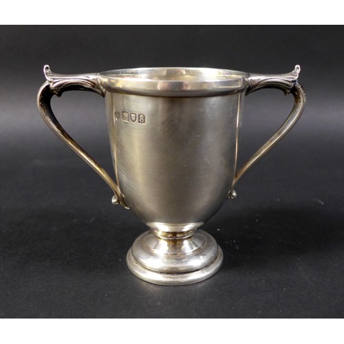 84 - A silver two-handled trophy, without inscriptions, The Goldsmiths and Silversmiths Company Ltd., Lon... 