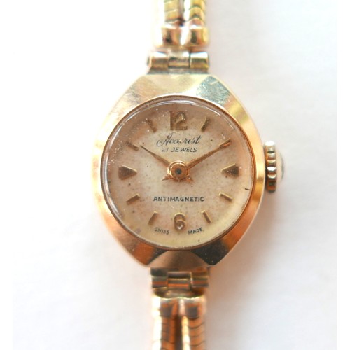 216 - A 9ct gold Accurist lady's cocktail watch, with 9ct stamped to case and clasp, 12 and 6 o'clock Arab... 