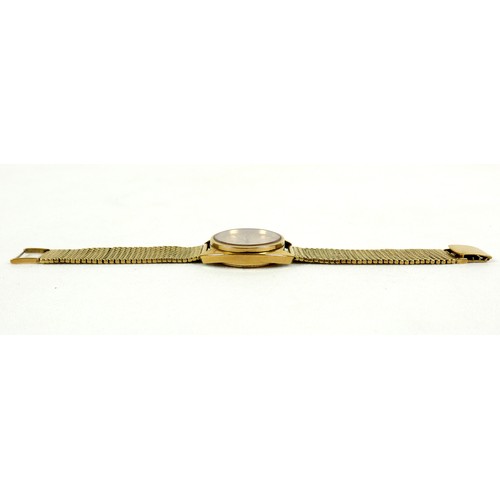 229 - A vintage 18ct gold Omega Constellation Automatic Chronometer gentleman's wristwatch, circa 1978, re... 