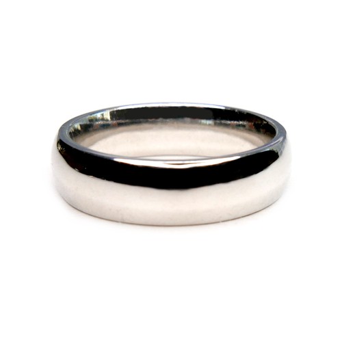 363 - A contemporary platinum wedding band ring, bespoke made, stamped 950, for maker 'M P', and Birmingha... 