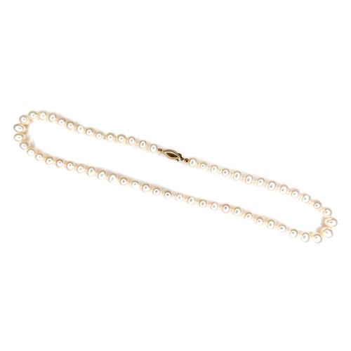 270 - A single strand pearl necklace with 14ct gold clasp, the evenly sized pearls each approximately 6mm ... 