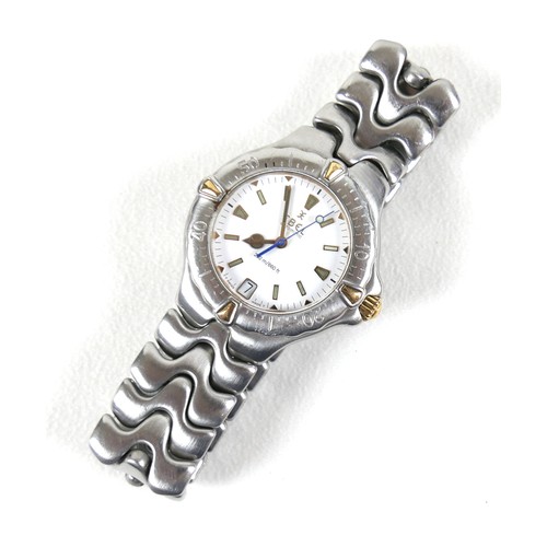 212 - An Ebel Sportwave stainless steel gentleman's wristwatch, with circular white dial, date aperture, o... 