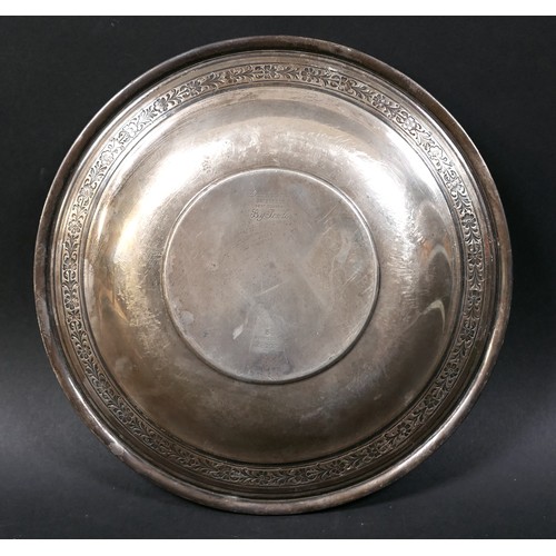 10 - An American Sterling silver dish, circular form with cast floral decoration to the borders, stamped ... 