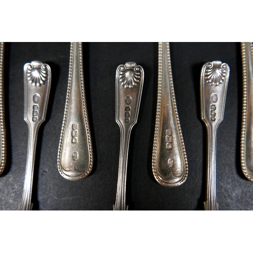 44 - A collection of Georgian and later silver flatware, comprising a set of six fruit knife blades, 3.19... 