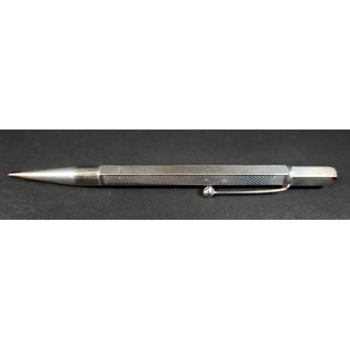 34 - A group of George VI and later silver, including a silver propelling pencil, Johnson, Matthey & Co. ... 